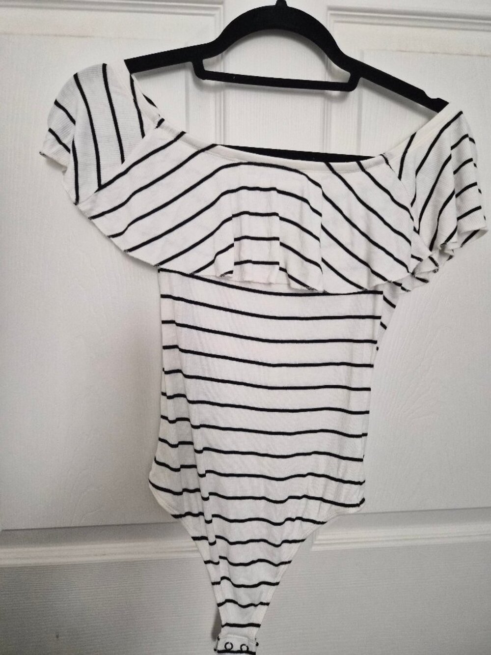 Express striped off shoulder ruffle bodysuit Small Petite
